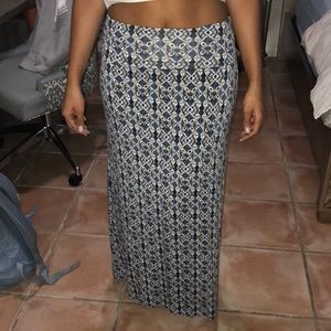 Small max studio maxi skirt.